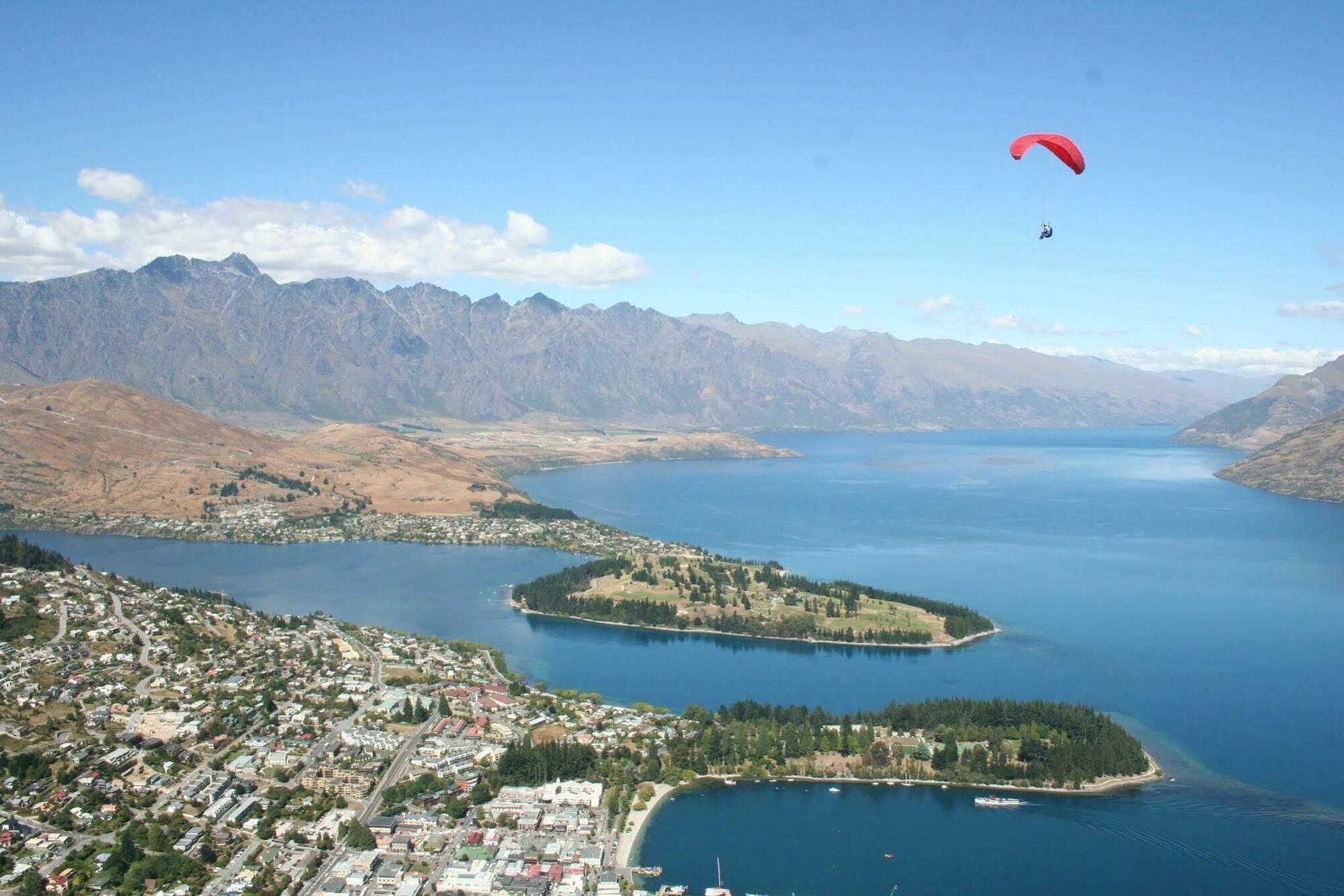 Heart Of Queenstown Aparthotel Exterior photo